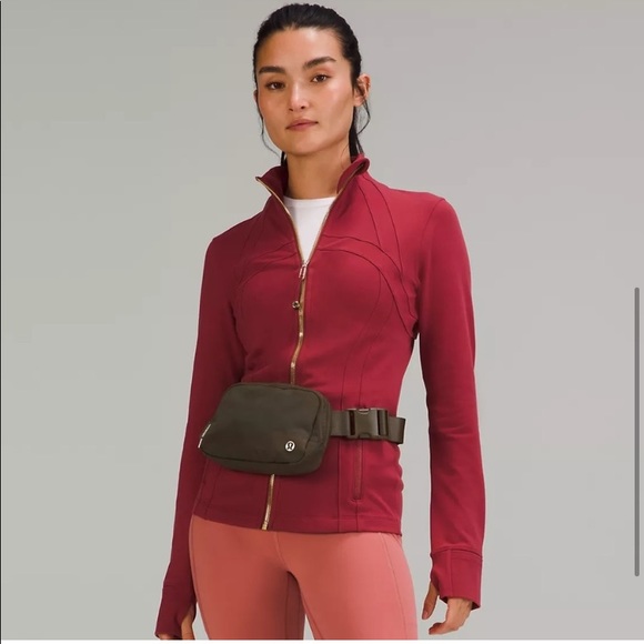 Lululemon Everywhere Belt Bag Camo Crossbody Sling Bag Nwt - Picture 3 of 8